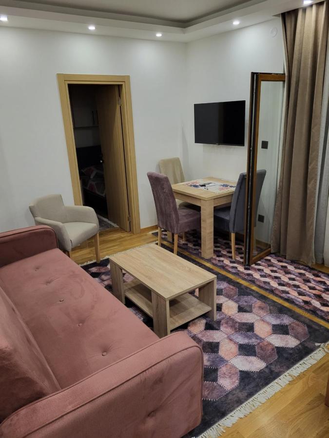 Lux Apartmani Bajova Cetinje Exteriör bild
