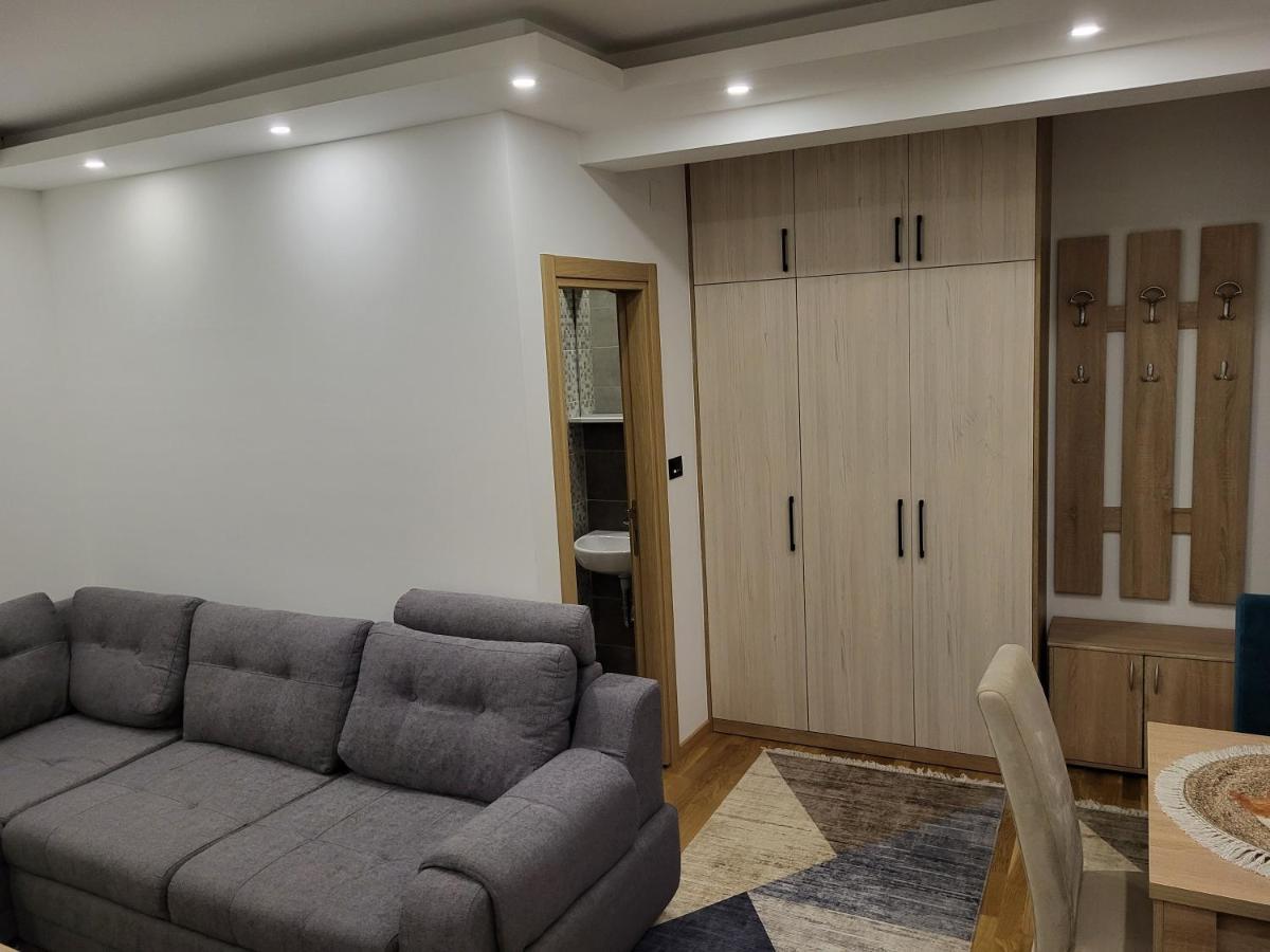 Lux Apartmani Bajova Cetinje Exteriör bild