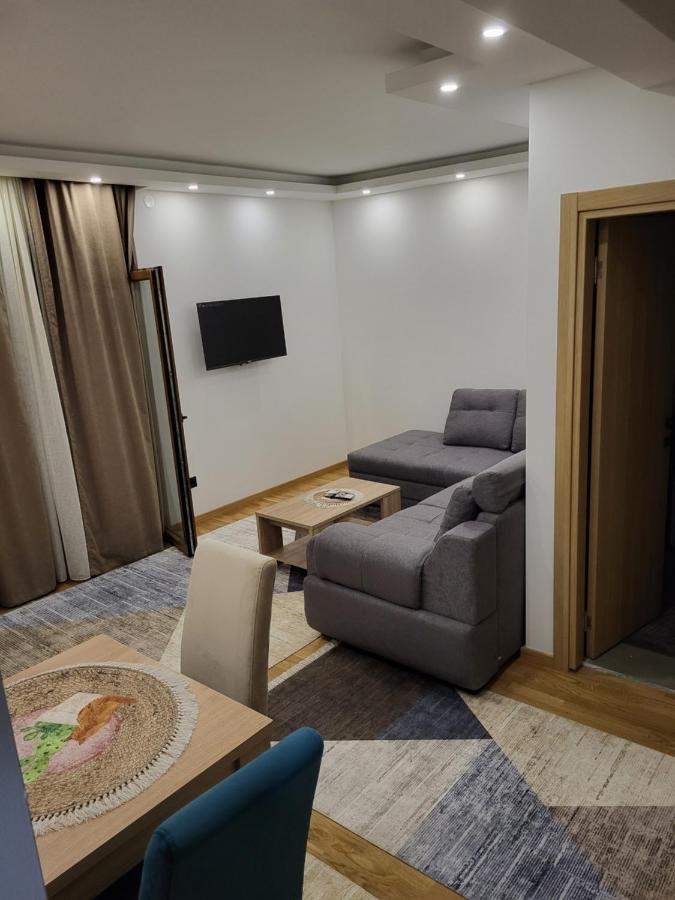 Lux Apartmani Bajova Cetinje Exteriör bild