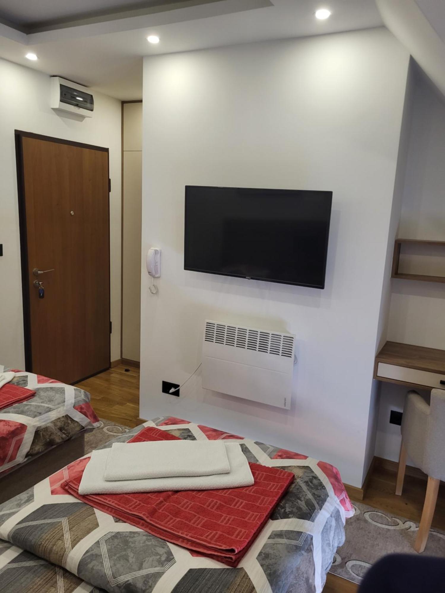 Lux Apartmani Bajova Cetinje Exteriör bild